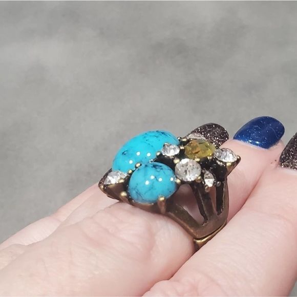 Turquoise Colored Large Jeweled statement Adjustable ring New - Picture 2 of 6